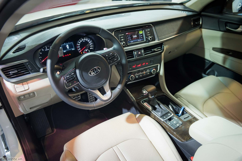 Cảm ơn HLV Park Hang-Seo, Chủ tịch Thaco lấy Kia Optima ra làm quà ảnh 1