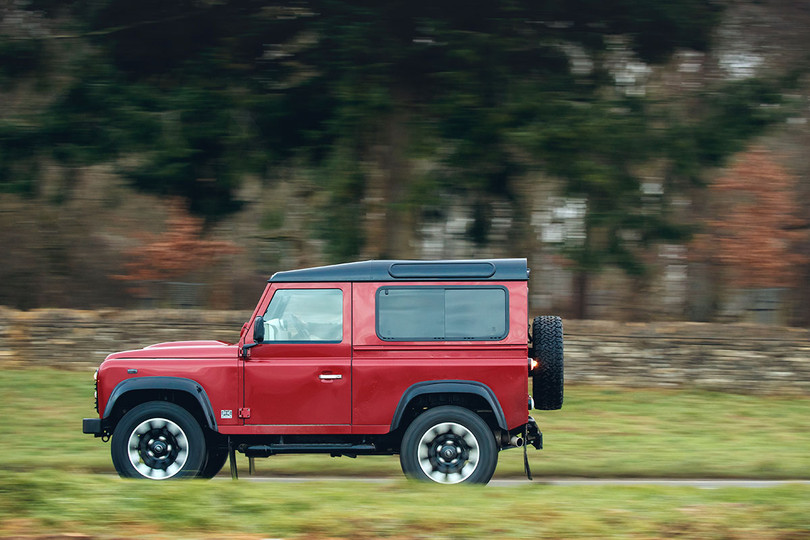Kỷ niệm 70 năm, Land Rover ra mắt Defender Works V8 bản đặc biệt ảnh 8