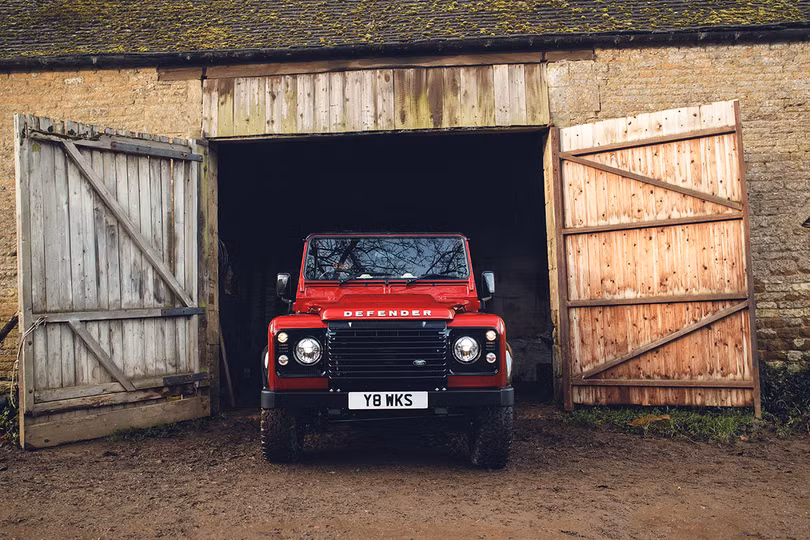 Kỷ niệm 70 năm, Land Rover ra mắt Defender Works V8 bản đặc biệt ảnh 10