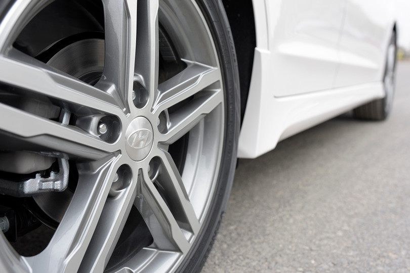 Hyundai Elantra Sport động cơ Turbo ra mắt khách hàng Việt, giá 729 triệu ảnh 13