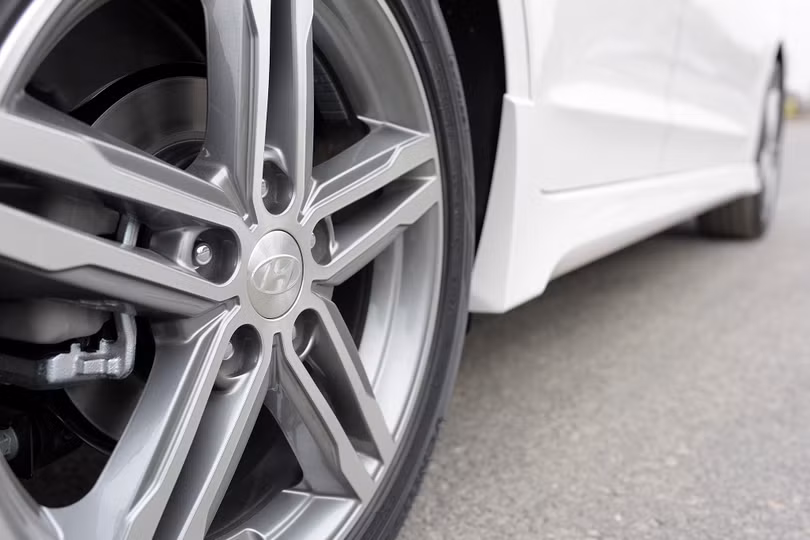 Hyundai Elantra Sport động cơ Turbo ra mắt khách hàng Việt, giá 729 triệu ảnh 13