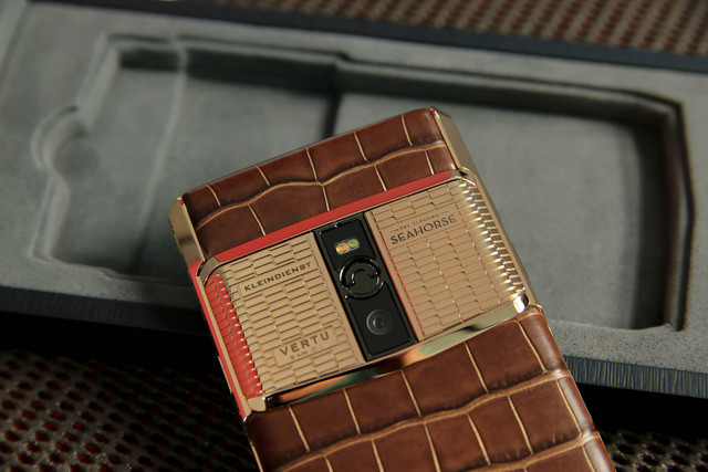 Chiếc Vertu “độc nhất thiên hạ” xuất hiện ở Việt Nam, giá gần 1 tỷ đồng ảnh 20