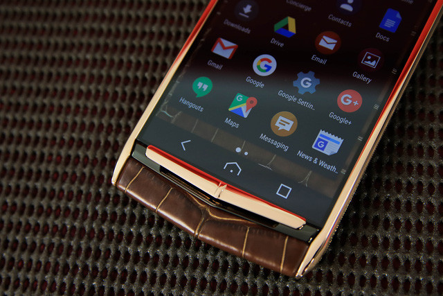 Chiếc Vertu “độc nhất thiên hạ” xuất hiện ở Việt Nam, giá gần 1 tỷ đồng ảnh 23