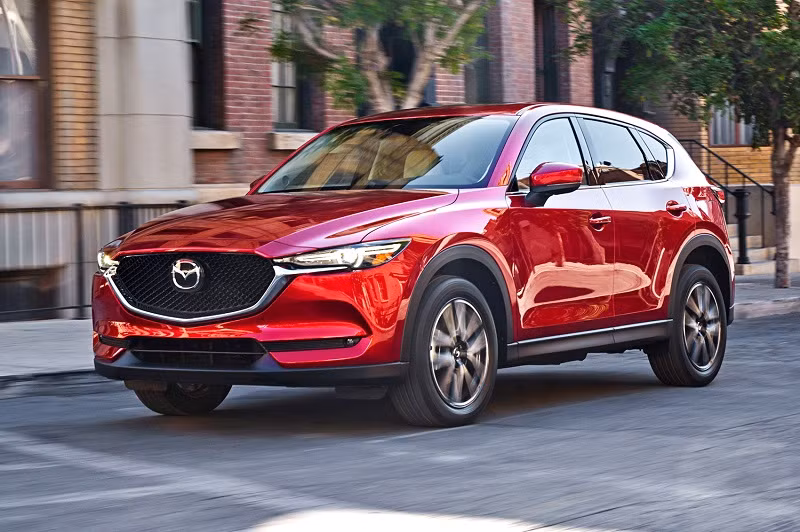 Mazda CX-5 đang thống trị phân khúc xe CUV5 chỗ tại Việt Nam.