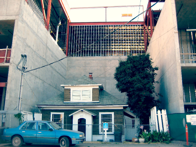 Những ngôi nhà 'cứng đầu' nhất tại Trung Quốc