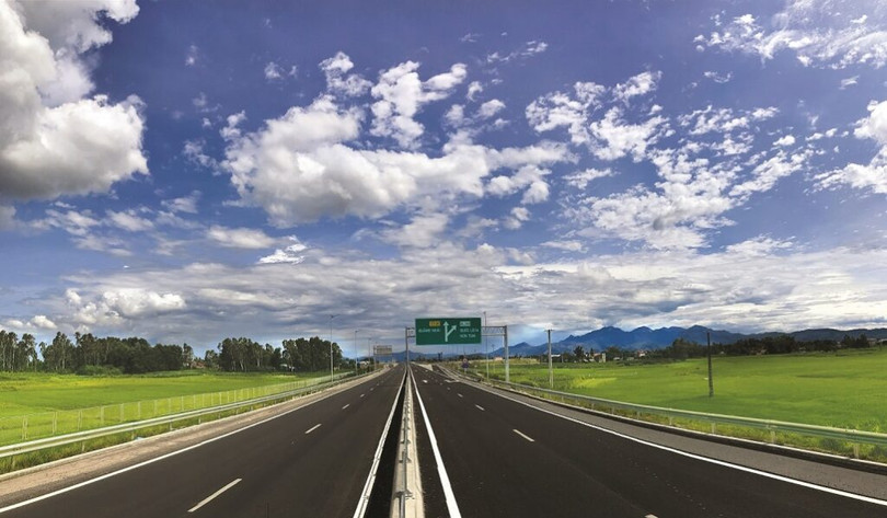 Ngày 31/7/2022, Tasco và VETC đã hoàn thiện lắp đặt và đưa hệ thống ETC tuyến cao tốc Đà Nẵng – Quảng Ngãi vào khai thác Ngày 31/7/2022, Tasco và VETC đã hoàn thiện lắp đặt và đưa hệ thống ETC tuyến cao tốc Đà Nẵng – Quảng Ngãi vào khai thác