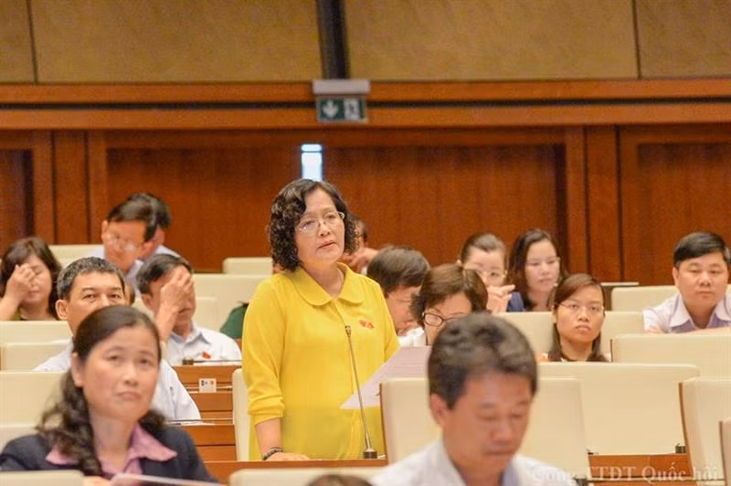 Việc quản lý hành chính chủ yếu dựa vào kinh nghiệm, không có một đạo luật nào quy định nên mỗi người quản lý một kiểu