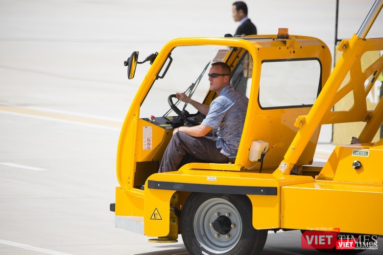 Lễ đón Tổng thống Mỹ Donald Trump đến Đà Nẵng dự Tuần lễ cấp cao APEC ảnh 7