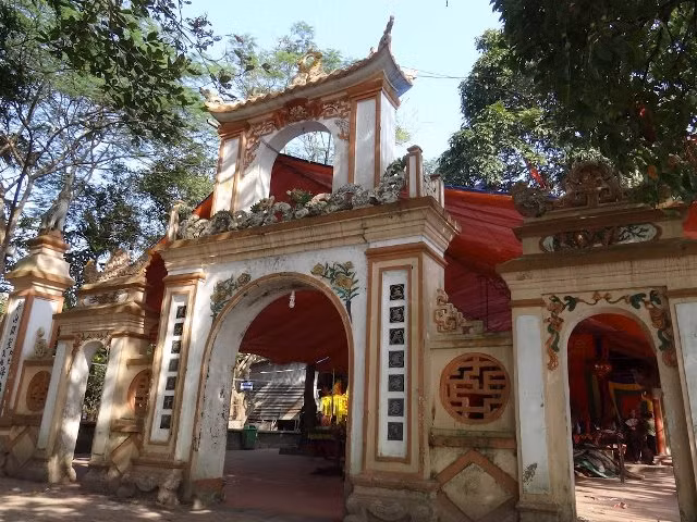 Huyền tích hóa biểu tượng Đức Thánh Hoàng Mười ảnh 1