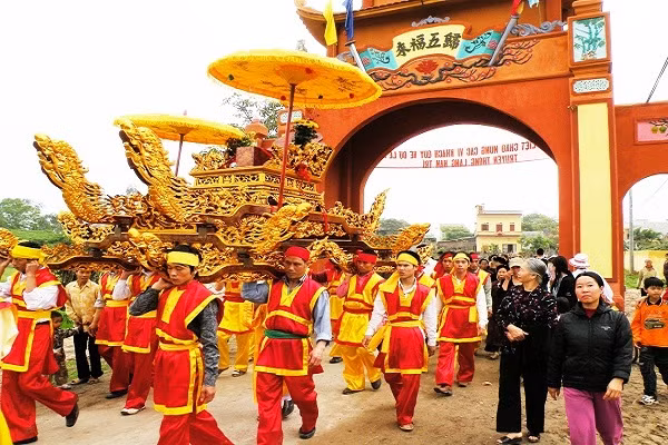 Huyền tích hóa biểu tượng Đức Thánh Hoàng Mười