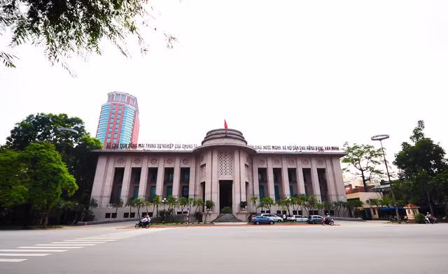 Sẽ xử lý nghiêm các ngân hàng lách trần lãi suất