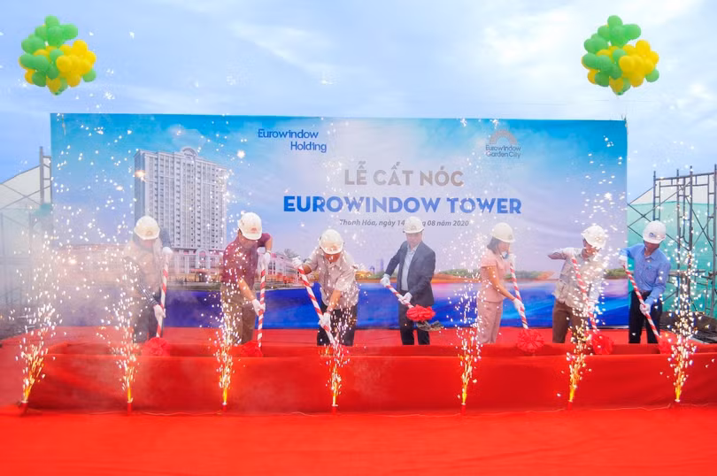 Eurowindow Tower đã chính thức cất nóc vào ngày 14/08/2020