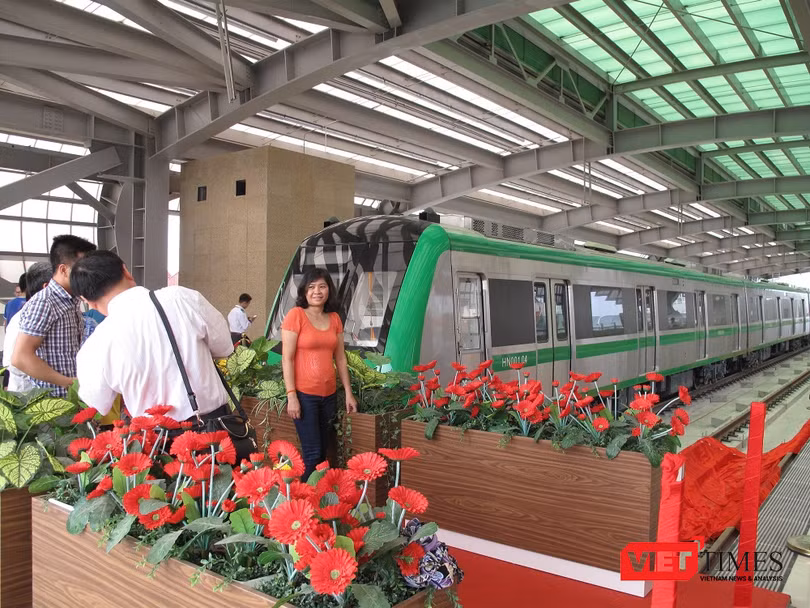 Cận cảnh nhà ga, tàu mẫu đường sắt trên cao Cát Linh - Hà Đông ảnh 20