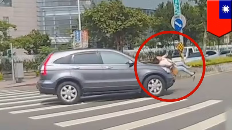 Với tỉ lệ tử vong giữa ô tô và người đi bộ ngày càng gia tăng, NHTSA sẽ đưa hạng mục đánh giá khả năng bảo vệ người đi bộ vào danh mục kiểm nghiệm SUV/Bán tải, bắt đầu từ năm 2019 (nguồn: YouTube)