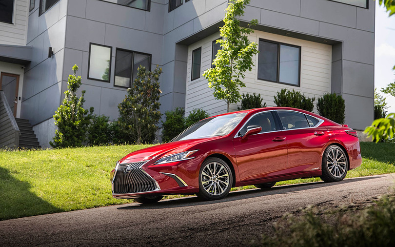 Lexus ES 300h 2019 trở thành mẫu sedan hạng sang cỡ trung tiết kiệm nhất phân khúc.