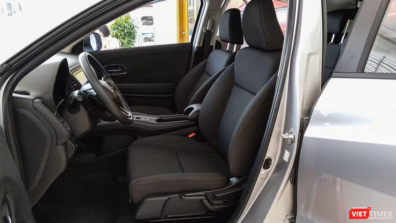 Honda HR-V 1.8L tiêu chuẩn được trang bị như thế này, bạn dự đoán giá bán sẽ bao nhiêu? ảnh 4 Honda HR-V 1.8L tiêu chuẩn được trang bị như thế này, bạn dự đoán giá bán sẽ bao nhiêu? ảnh 4