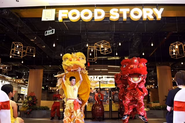 Màn múa lân chính là lời mở đầu tuyệt đẹp của câu chuyện Food Story.