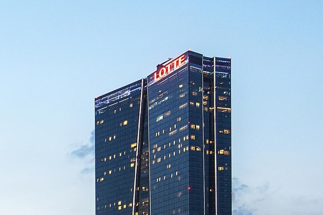 Trung tâm Lotte Hà Nội là khu phức hợp mua sắm và giải trí do tập đoàn Lotte xây dựng. Ảnh: soyoze.com