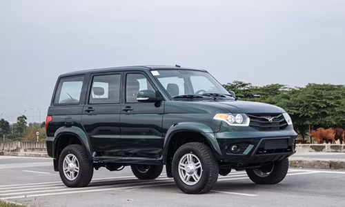 UAZ Patriot giá 686 triệu đồng.