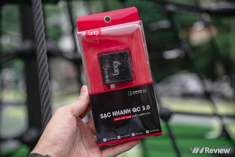 Mặt trước của hộp đựng