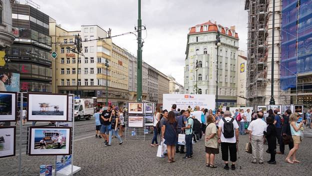  Triển lãm tổ chức trong không gian rộng lớn của quảng trường trung tâm Thủ đô Praha. 