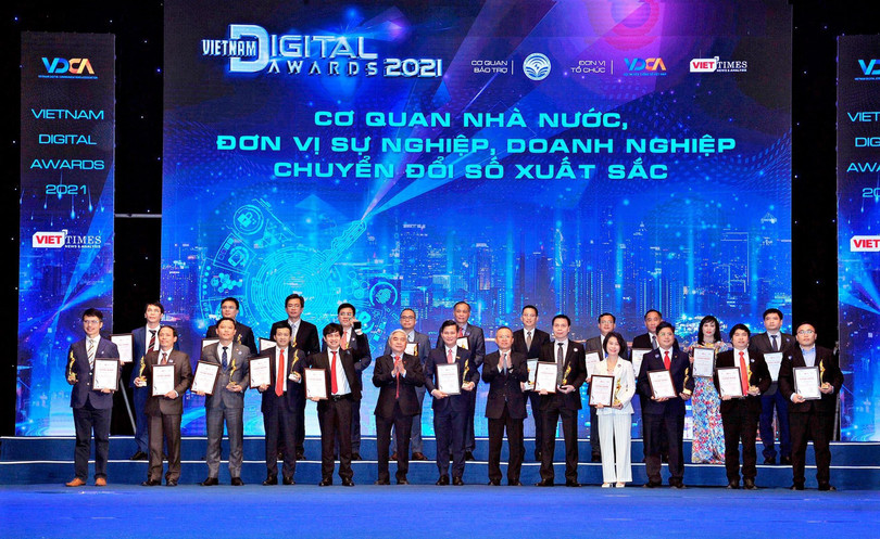 Các cơ quan nhà nước, đơn vị sự nghiệp và doanh nghiệp chuyển đổi số xuất sắc được vinh danh