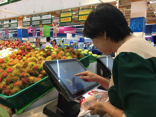 Người Sài Gòn tận mắt “soi” thịt heo bằng smartphone ảnh 2