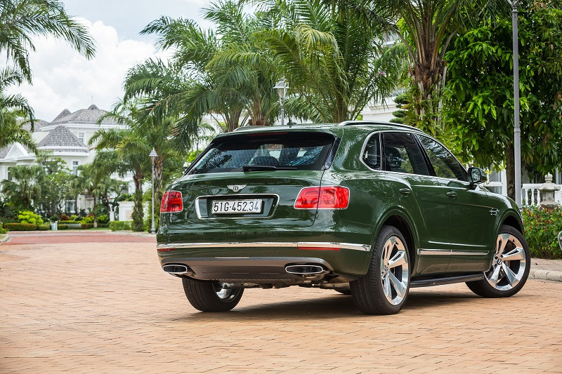Cận cảnh Bentayga W12 Bespoke duy nhất tại Việt Nam ảnh 2