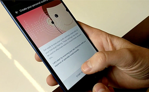 Không cần bất cứ cài đặt nào, người dùng chỉ cần cắm tai nghe U Sonic tặng kèm vào máy và điện thoại sẽ tự quét cấu trúc tai để hiệu chỉnh cho phù hợp với thính giác của bạn. Không cần bất cứ cài đặt nào, người dùng chỉ cần cắm tai nghe U Sonic tặng kèm vào máy và điện thoại sẽ tự quét cấu trúc tai để hiệu chỉnh cho phù hợp với thính giác của bạn.