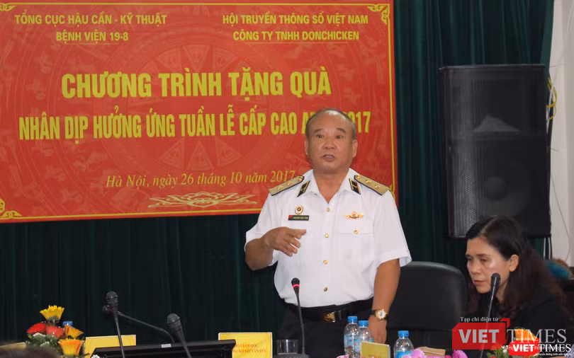 Hội Truyền thông số VN và công ty Don Chicken trao 900 suất quà thiện nguyện tại Bệnh viện 19-8 ảnh 1