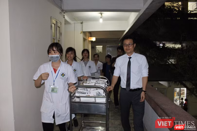 Hội Truyền thông số VN và công ty Don Chicken trao 900 suất quà thiện nguyện tại Bệnh viện 19-8 ảnh 6