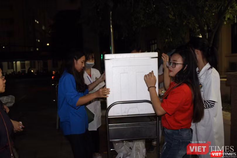 Hội Truyền thông số VN và công ty Don Chicken trao 900 suất quà thiện nguyện tại Bệnh viện 19-8 ảnh 5