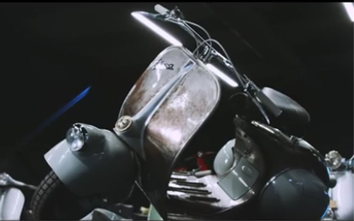 Chiếc Vespa cổ nhất thế giới (đời 1946) được rao bán với giá 250.000 bảng Anh (tương đương gần 6,5 tỷ đồng),tương đương một chiếc ô tô siêu sang đời mới.