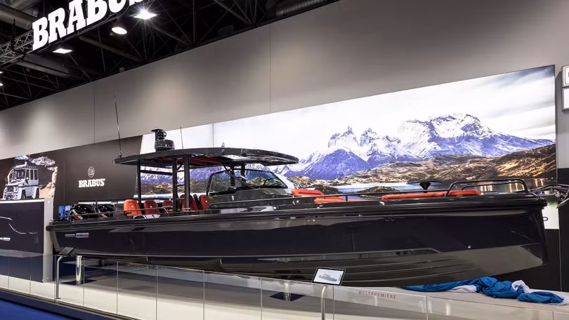 Brabus Shadow 800: Chiếc sedan thể thao trên biển ảnh 2