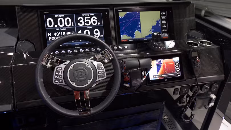 Brabus Shadow 800: Chiếc sedan thể thao trên biển ảnh 7