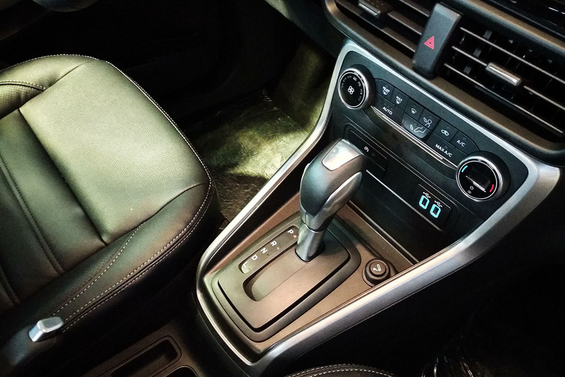 Hộp số tự động 6 cấp