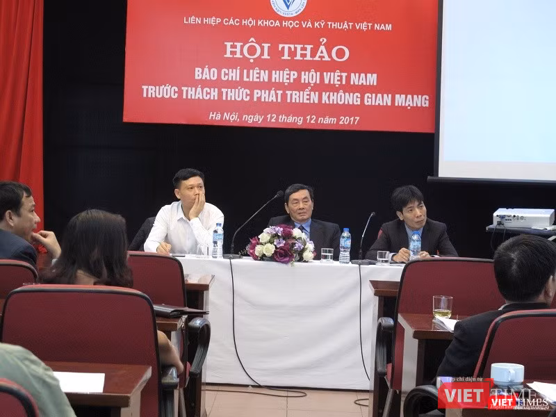 Nhà báo và ứng xử trên không gian mạng ảnh 1