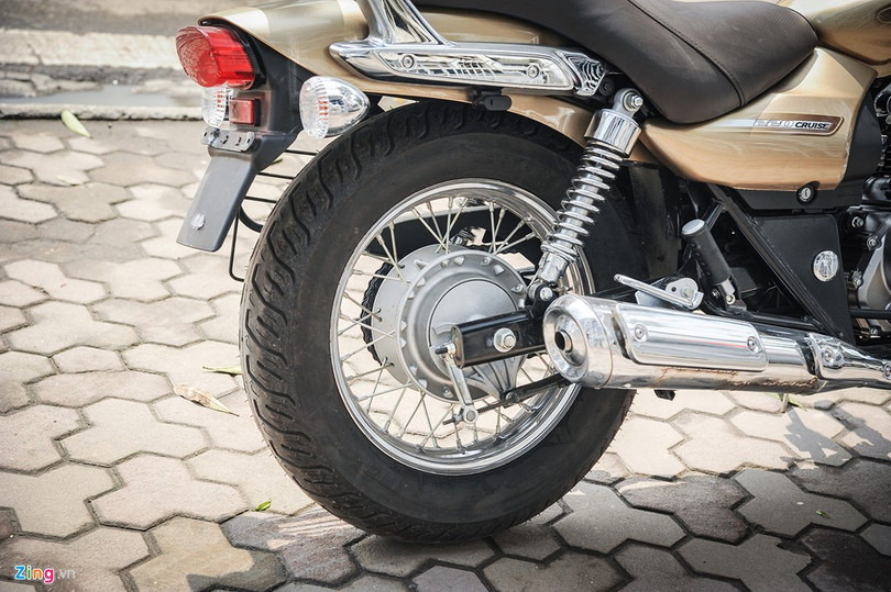 Tại Việt Nam hiện nay, Bajaj chưa có đại lý chính hãng tại Việt Nam, nhưng thương hiệu xe Ấn Độ vẫn được khá nhiều người biết đến khi các đại lý tư nhân thường xuyên nhập xe mới về. Trước đó là sự xuất hiện của các mẫu xe như Pulsar 200NS và RS200, AS200. Tại Việt Nam hiện nay, Bajaj chưa có đại lý chính hãng tại Việt Nam, nhưng thương hiệu xe Ấn Độ vẫn được khá nhiều người biết đến khi các đại lý tư nhân thường xuyên nhập xe mới về. Trước đó là sự xuất hiện của các mẫu xe như Pulsar 200NS và RS200, AS200.