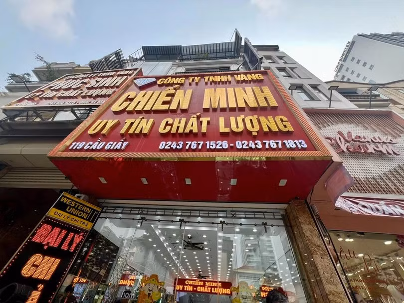 Cục Nghiệp vụ QLTT kiểm tra đột xuất 3 cửa hàng kinh doanh vàng trên địa bàn TP. Hà Nội chiều ngày 4/4.