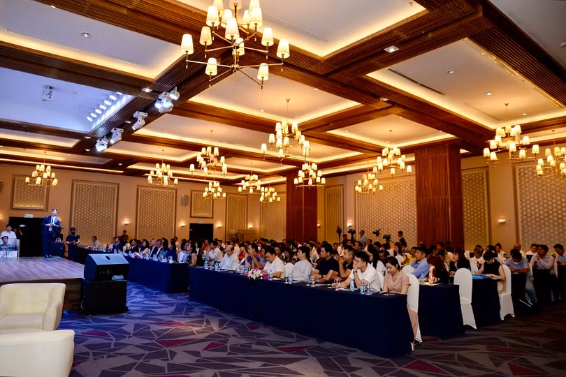 Quang cảnh buổi tọa đàm.jpg
