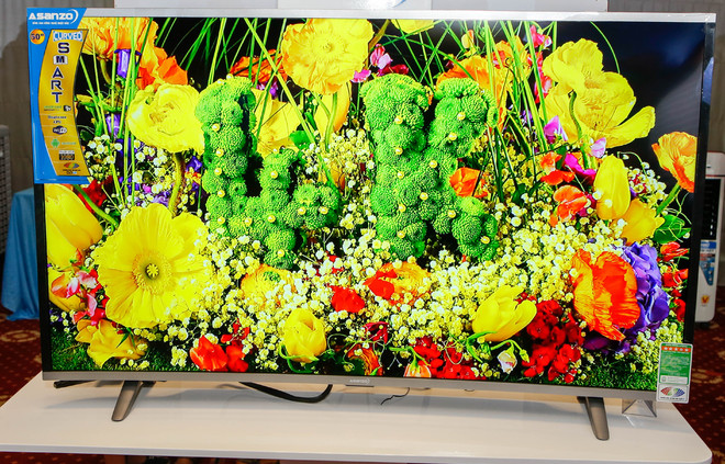 Ba mẫu TV màn hình cong của Asanzo mới xuất hiện trên thị trường là AS32CS6000 32 inch, AS40CS6000 40 inch và AS50CS6000 50 inch. Ba sản phẩm này đều sử dụng tấm nền LED của LG.