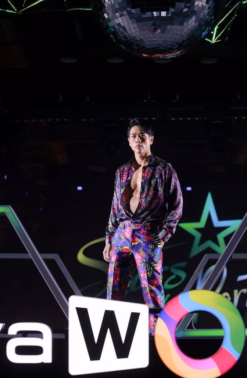 Họa tiết hoa lá khiến thiết kế thêm phần thú vị.