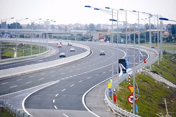 Nhu cầu đầu tư hạ tầng tại Việt Nam vẫn rất lớn. Ảnh: NGUYỄN NAM