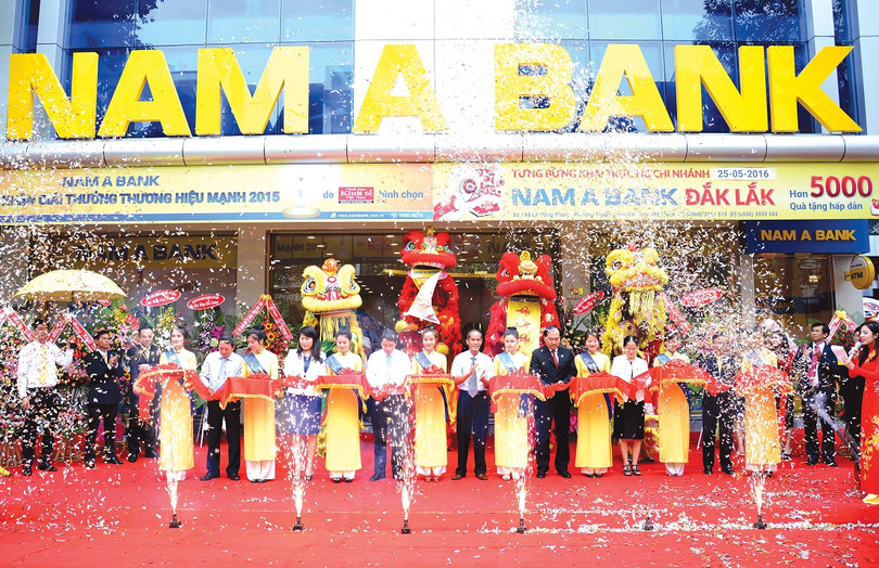 Môi trường giao dịch chuyên nghiệp và sang trọng tại Nam A Bank.