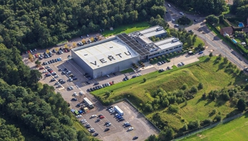 Vertu gap kho khan, thieu tien tra cho nhan vien va nha cung cap