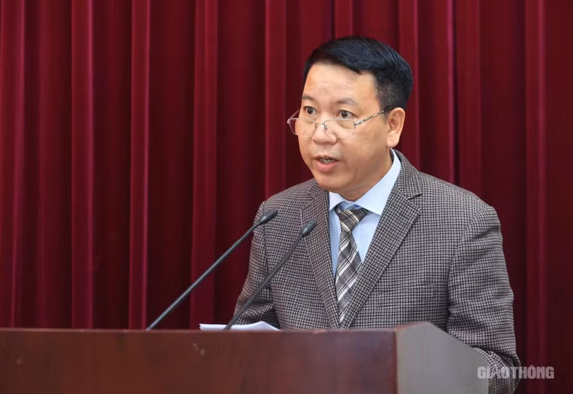 Tân Viện trưởng Viện Khoa học công nghệ GTVT Trần Bảo Ngọc đại diện các cán bộ được bổ nhiệm phát biểu tại hội nghị (Ảnh: Tạ Hải).