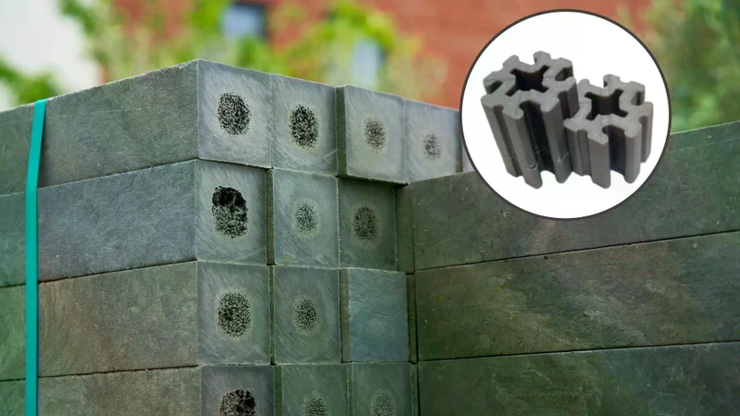 Vật liệu xây dựng được làm từ chất thải nhựa tái chế trong một bức ảnh minh họa. Ảnh: Getty.