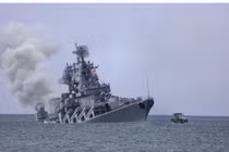 Hình ảnh cuối cùng của tuần dương hạm Moskva trước khi bị chìm. Ảnh: Newtalk.