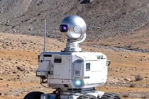 Robot canh phòng được Trung Quốc triển khai trên tuyến biên giới với Ấn Độ ở nơi có độ cao lớn. Ảnh: Toutiao.