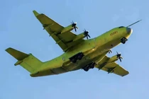 Máy bay vận tải tầm trung mới Y-30 trọng tải 30 tấn của Trung Quốc lần đầu bay thử. Ảnh: Sina.